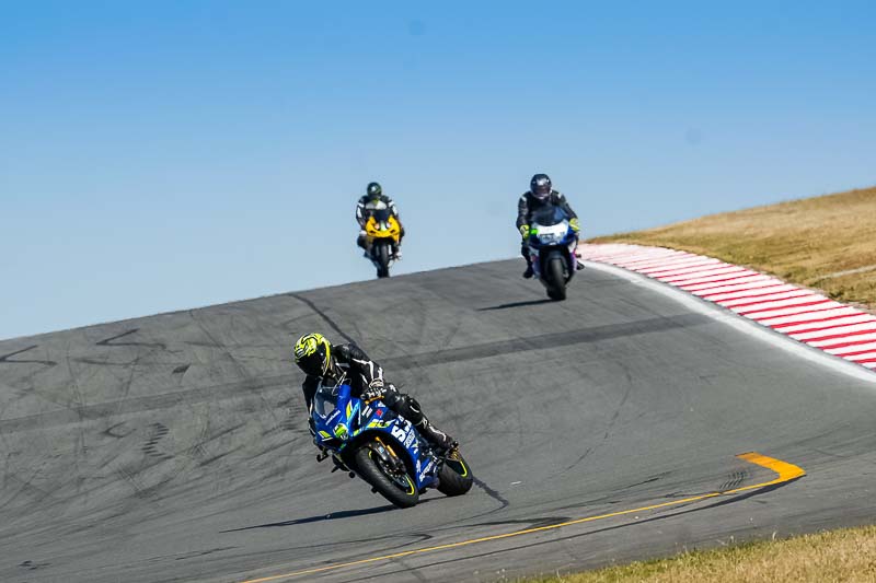 donington no limits trackday;donington park photographs;donington trackday photographs;no limits trackdays;peter wileman photography;trackday digital images;trackday photos
